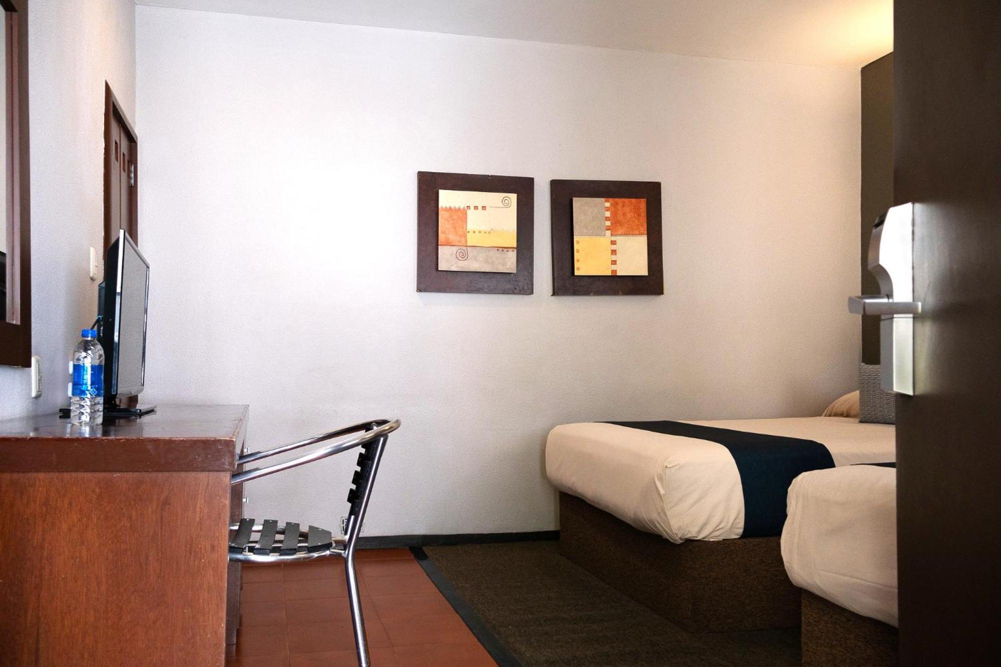 Hotel Panamerican ปวยบลา ภายนอก รูปภาพ