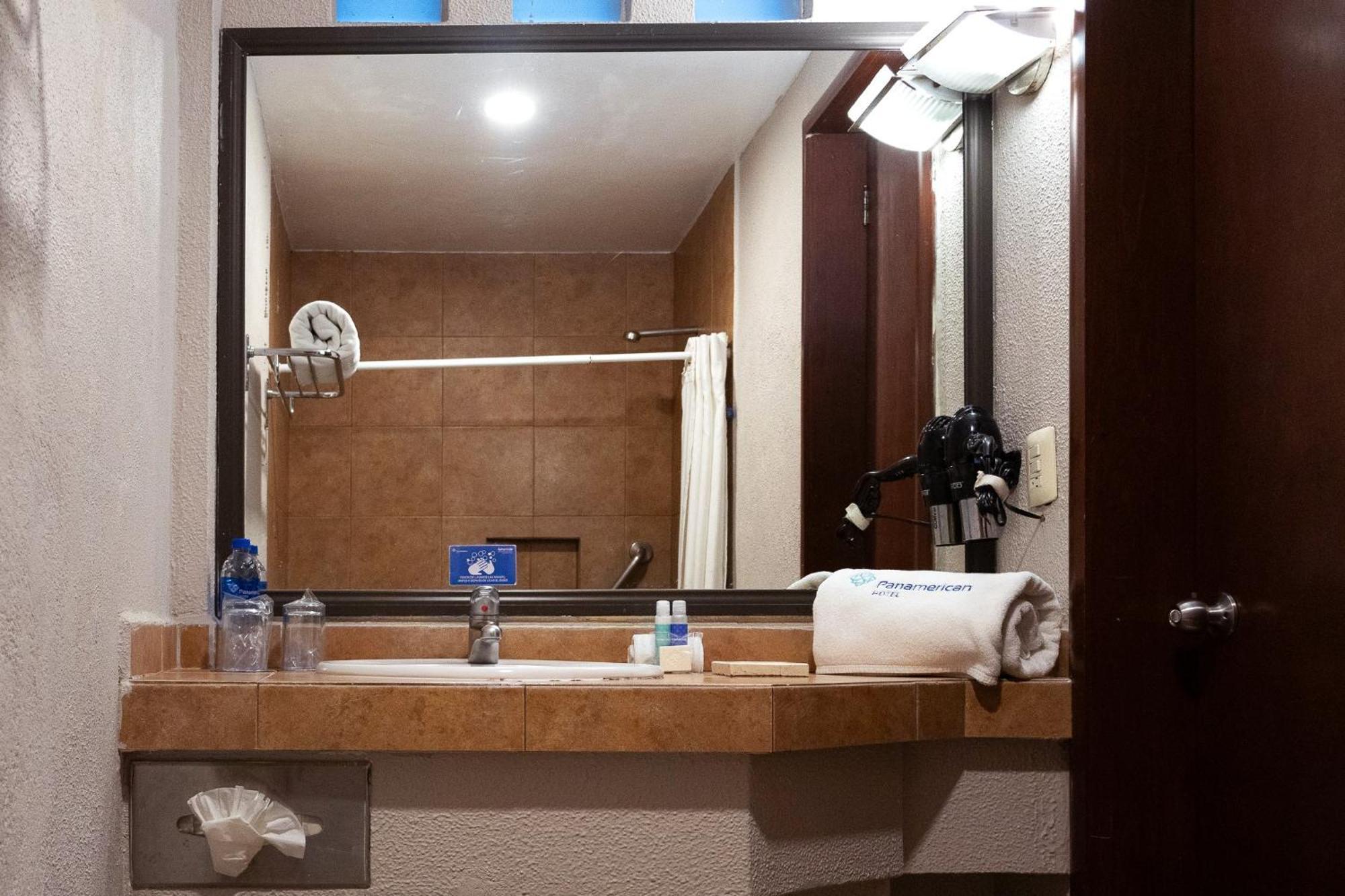 Hotel Panamerican ปวยบลา ภายนอก รูปภาพ