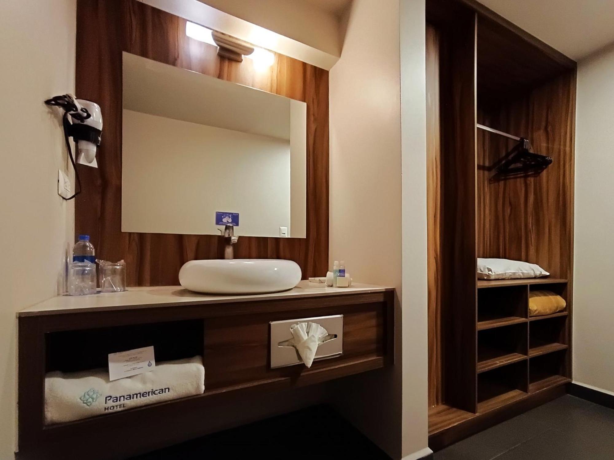 Hotel Panamerican ปวยบลา ภายนอก รูปภาพ
