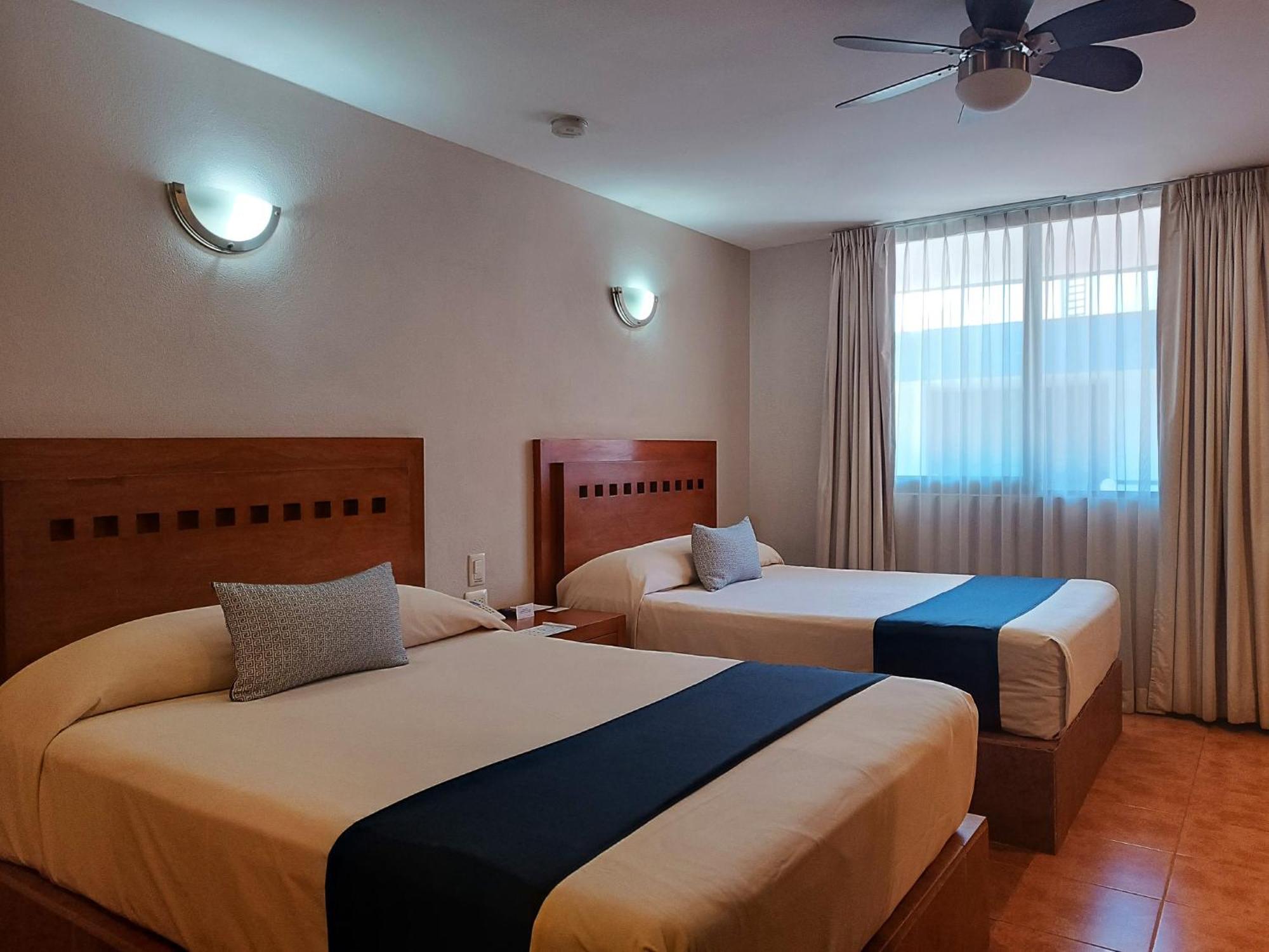 Hotel Panamerican ปวยบลา ภายนอก รูปภาพ