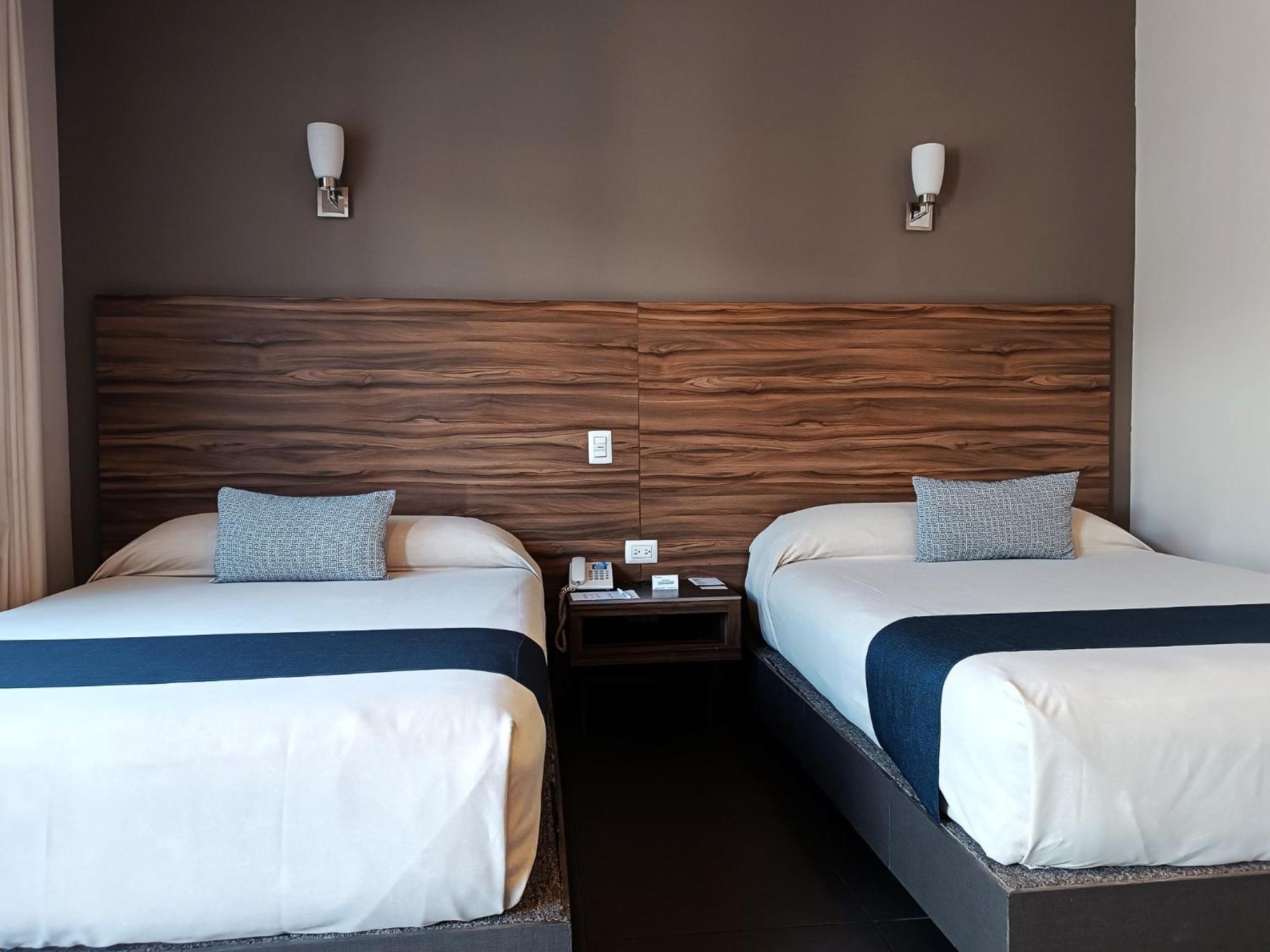 Hotel Panamerican ปวยบลา ภายนอก รูปภาพ