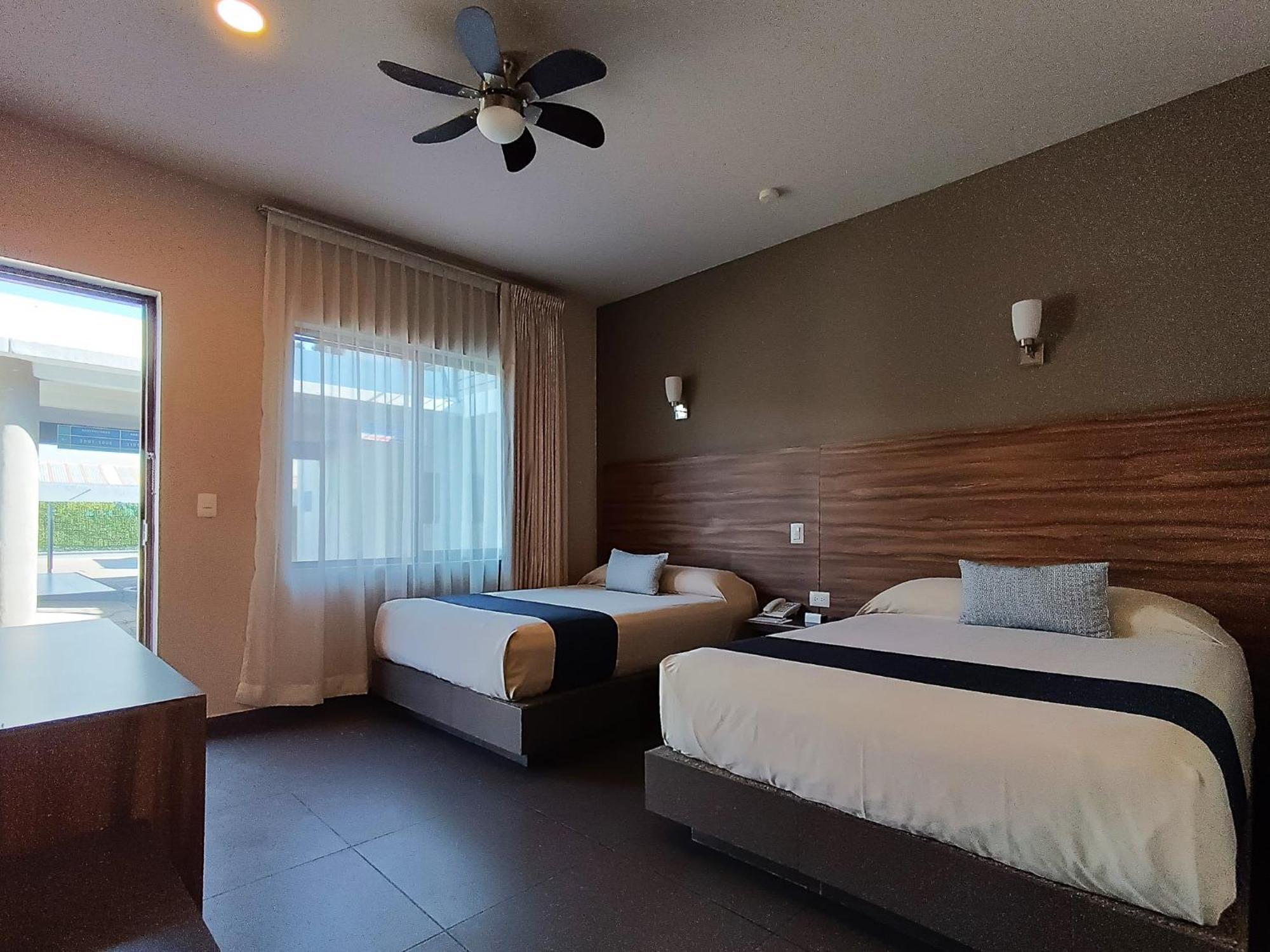 Hotel Panamerican ปวยบลา ภายนอก รูปภาพ