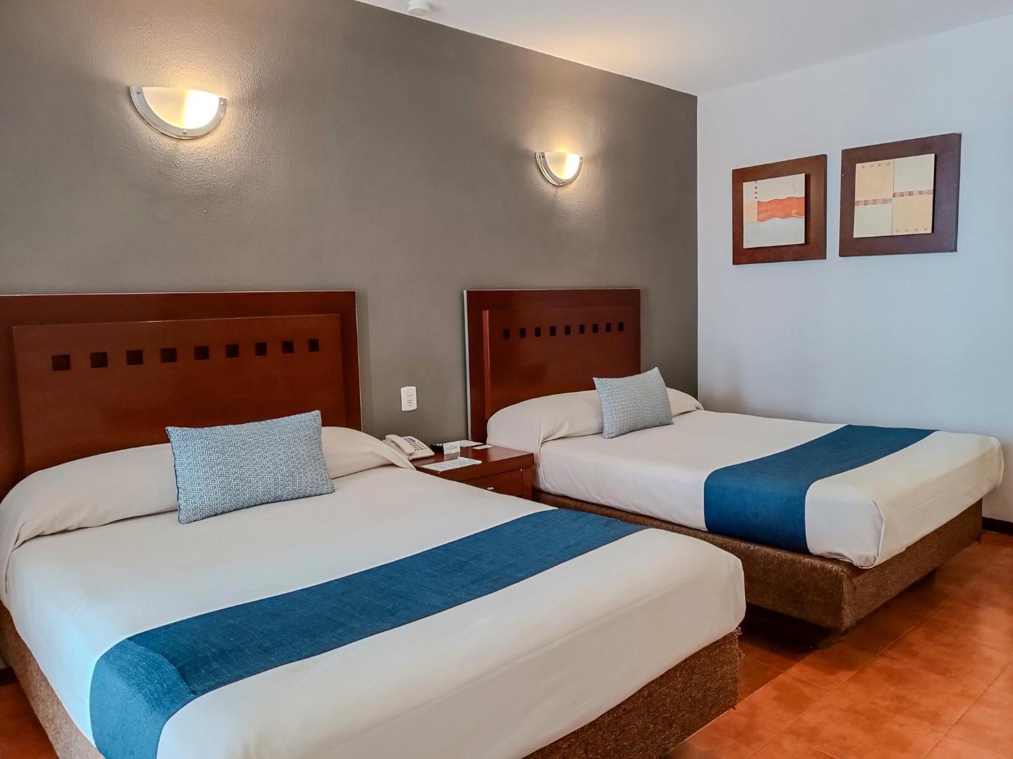 Hotel Panamerican ปวยบลา ภายนอก รูปภาพ