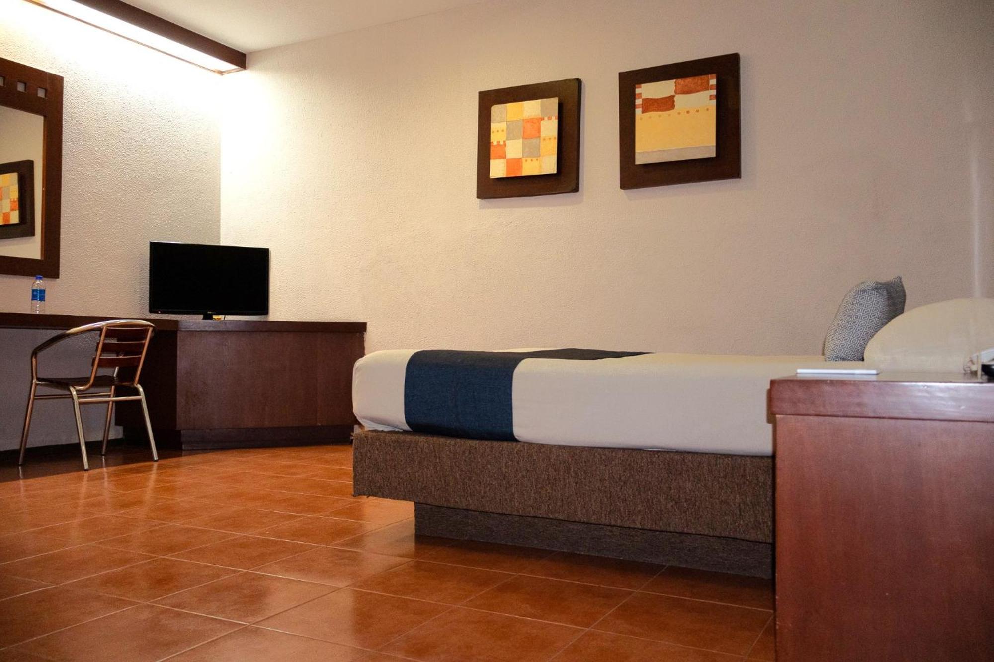 Hotel Panamerican ปวยบลา ภายนอก รูปภาพ