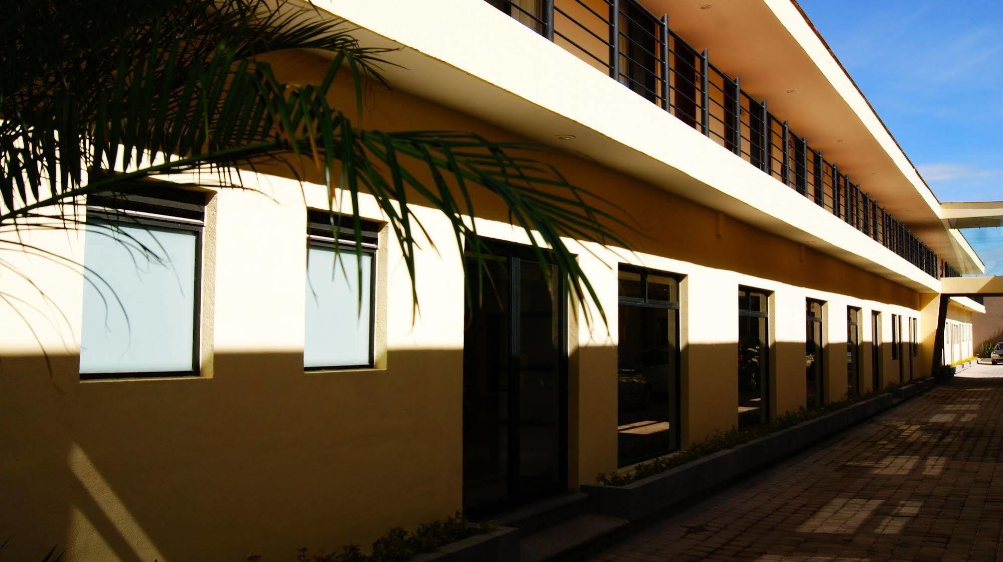 Hotel Panamerican ปวยบลา ภายนอก รูปภาพ